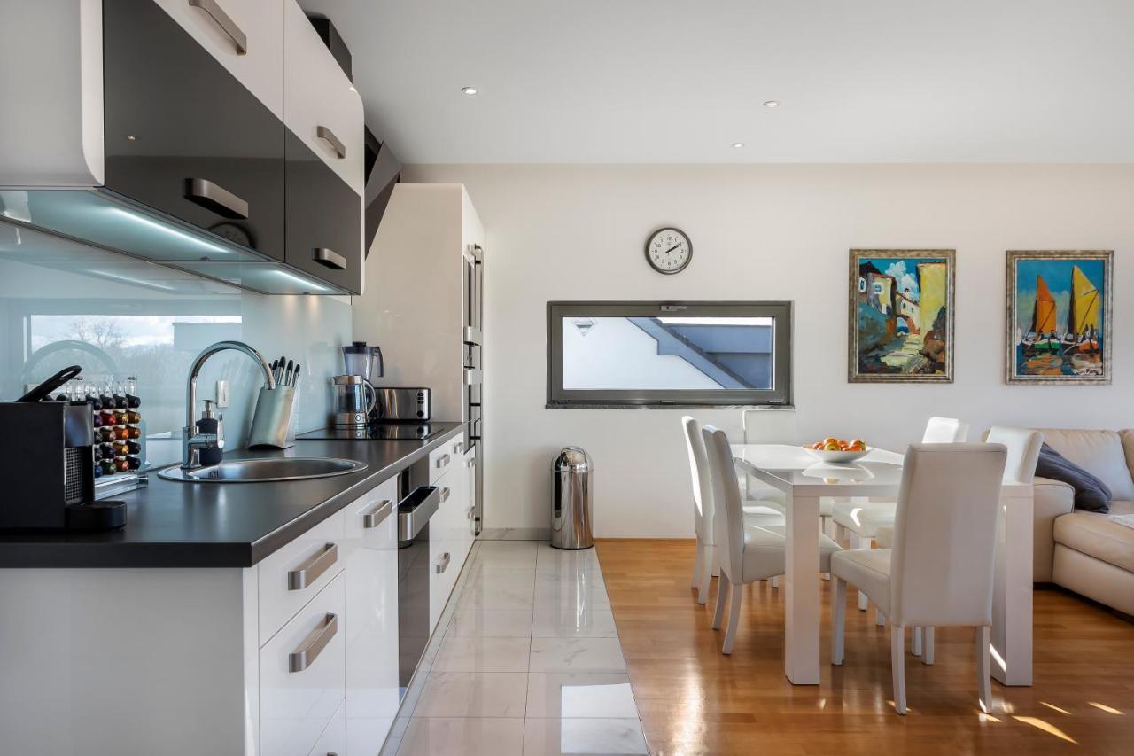 Contemporary Apartment With Rooftop Terrace In Maribor Luaran gambar